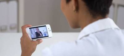 Инвалидам по слуху в Карелии бесплатно выдадут телефоны с видеосвязью