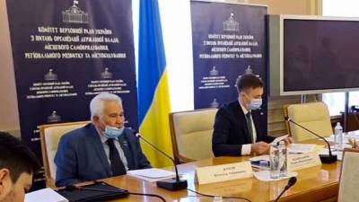 Зеленский уволил заместителя главы украинской делегации в ТКГ