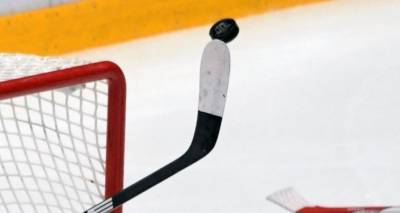 Еще один хоккейный клуб Латвии ушел на карантин