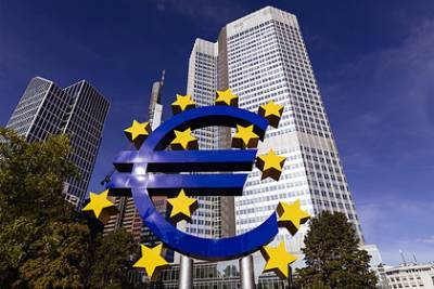 Европа ослабит евро ради будущего экономики