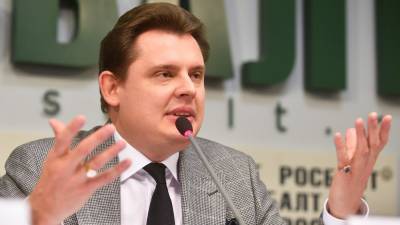 Телеведущий Понасенков предложил сделать платным российское ТВ