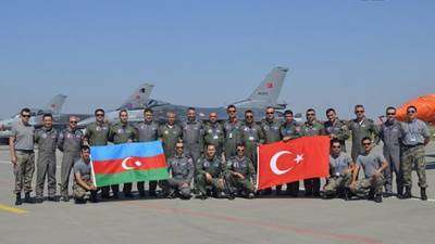 Армения заявила, что Азербайджан отдал Турции управление операцией в Карабахе