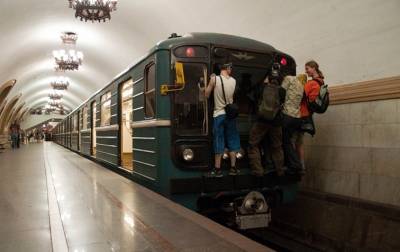 С начала года в метро Киева – 30 случаев зацепинга, есть погибший