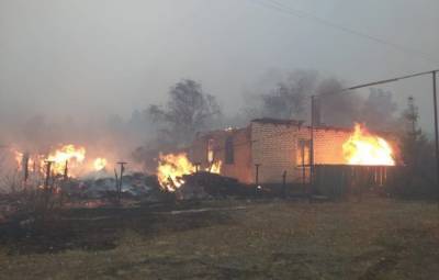 Пожары в Луганской области: огонь повредил почти два десятка зданий