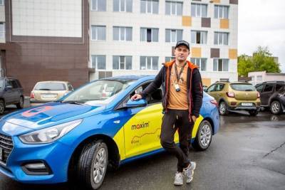 Путешествующий по России таксист приедет в Читу на брендированном автомобиле