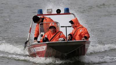 Спасатели отправились к острову Шикотан на поиски пропавших студентов