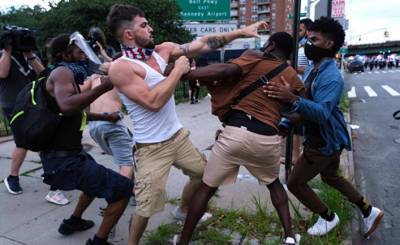 The Boston Globe (США): движение «Жизни темнокожих имеют значение» теряет поддержку белых американцев