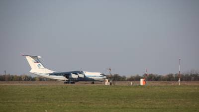 Ил-76 экстренно приземлился в аэропорту Кольцово