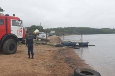 В Приморье выросло число погибших при выбросе плавучего крана на берег