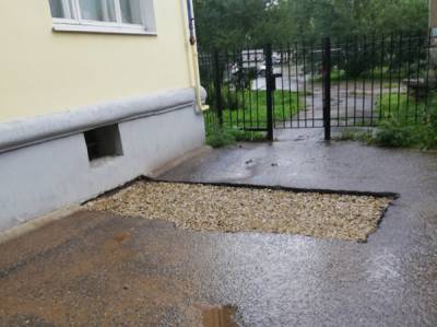 В Сыктывкаре после земляных работ жилой дом остался под угрозой подтопления