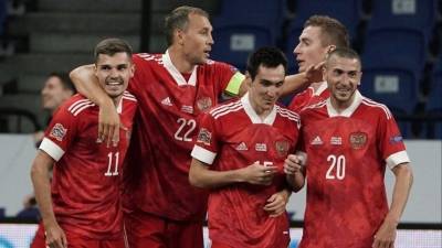 После победы над Сербией Дзюба вышел на второе место по количеству голов за сборную