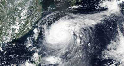 В Приморье из-за тайфуна "Майсак" введен режим ЧС, есть жертвы и пострадавшие