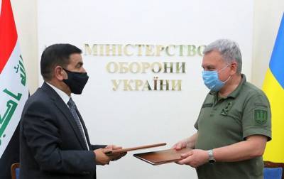 Министр обороны Ирака впервые приехал в Украину