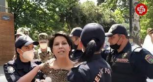 Закрыто дело против азербайджанской активистки Вафы Наги