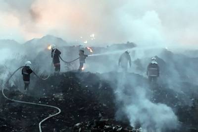 Под Полтавой вспыхнул масштабный пожар на городской свалке