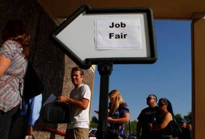 ПРОГНОЗ-Рост числа рабочих мест в США замедлился в августе, уровень безработицы упал ниже 10%