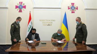 Глава Минобороны Ирака приехал на Украину