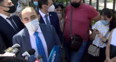 Акция протеста возле парламента – граждане Армении просят открыть путь в Россию
