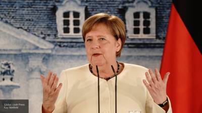 Меркель подвергается сильнейшему давлению в вопросе проекта СП-2