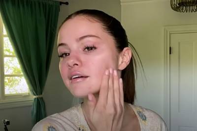 Дрожащие руки Селены Гомес на видео о нанесении макияжа взволновали фанатов