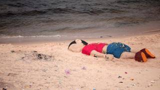 Пять лет назад мир потрясло фото погибшего мальчика-мигранта. Изменилось ли что-то с тех пор?