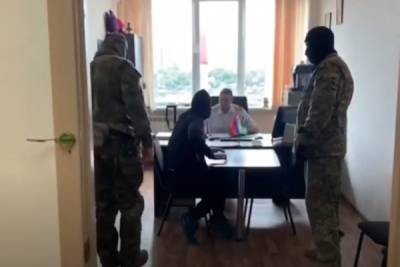 СКР опубликовал видео с подростком, которого подозревают в подготовке теракта в школе Красноярска