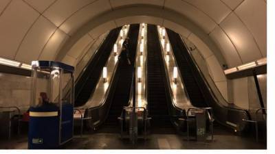 Капремонт эскалатора на станции метро "Гостиный двор" начнется в октябре