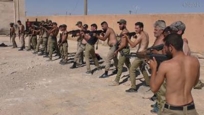 Бригада ополчения «Лива аль-Кудс» тренирует новобранцев в Дейр-эз-Зоре