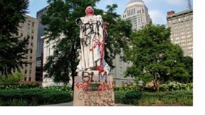 В Луисвилле демонтировали статую Людовика XVI