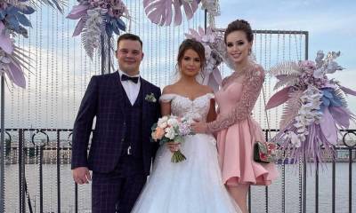«Пусть ваша семья негатива не знает»: Анастасия Тарасова выдала замуж красавицу-сестру