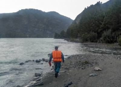 Хотела сделать эффектные кадры: туристка на Алтае пропала при заплыве в Катуни