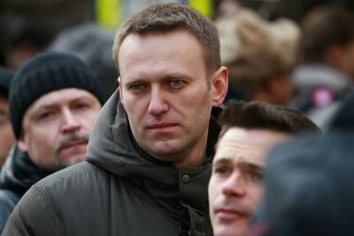 Навальный мог впасть в кому из-за того, что не позавтракал – врач