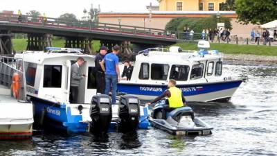 Водные полицейские поймали гидроциклистов и водителя катера без прав