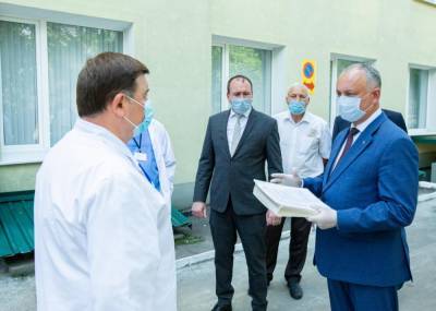 Додон попросил у России 100 тысяч доз антиковидной вакцины