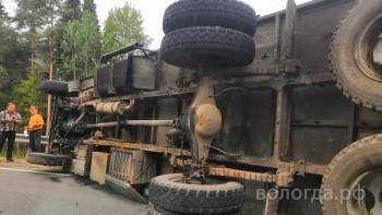 Массовое ДТП с грузовиками произошло на трассе Вологда-Новая Ладога