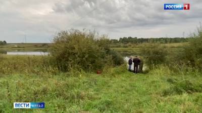 Трагедия на алтайском озере: молодая женщина погибла во время рыбалки