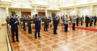 Рахмон вручил военные госнаграды: в Таджикистане стало на 11 генералов больше