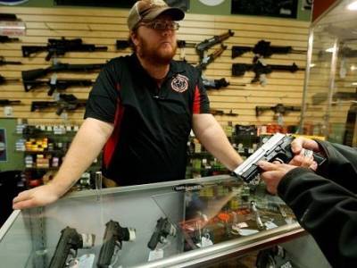 В США из-за массовых беспорядков рекордно выросли продажи оружия, — Financial Times