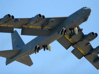 Бомбардировщики B-52 ВВС США впервые вошли в воздушное пространство Украины чтобы «побомбить Крым»