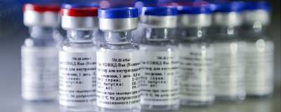 Вакцина от коронавируса уже доставлена в три клиники Москвы