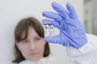 В Lancet опубликовали исследование эффективности российской вакцины от COVID-19