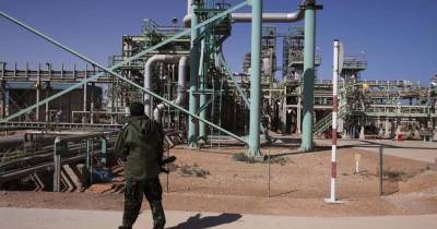 Национальная нефтяная корпорация Ливии потребовала немедленного вывода всех вооруженных формирований с ее объектов