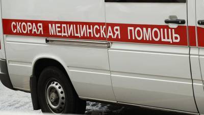 В Ленинградской области машина переехала лежавшего на дороге мужчину