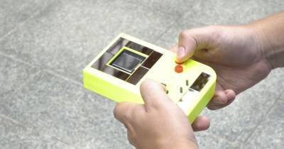 Ученые создали GameBoy, который работает без аккумулятора