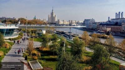 Новая выставка в парке "Зарядье" в Москве посвящена пандемии коронавируса