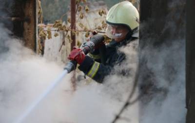 Пожар в Харьковской области: открытого огня нет, продолжается тушение