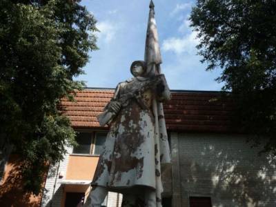 В Литве снова осквернили памятник советским воинам