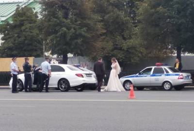 Инспекторы остановили в центре Рязани свадебный кортеж