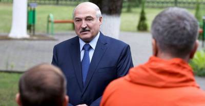 Лукашенко держится при власти благодаря силовикам и Путину - эксперт - новости