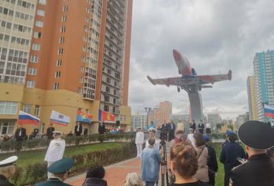 В Мурино открыли памятник Авиаторам Балтики
